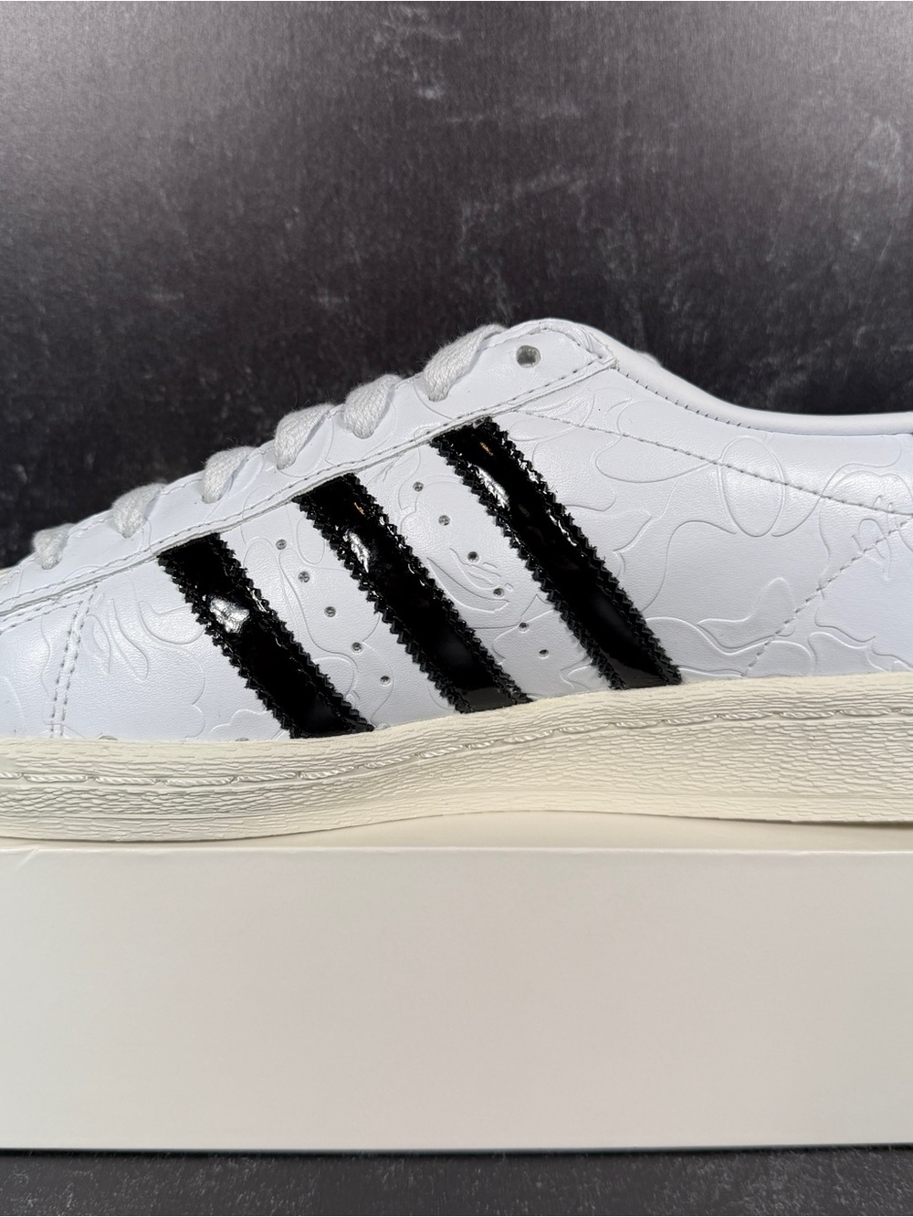 ADIDAS BAPE SUPERSTAR VINTAGE WHITE BLACK WOMENS SHOES SIZE 7 NEW - Picture 8 of 10